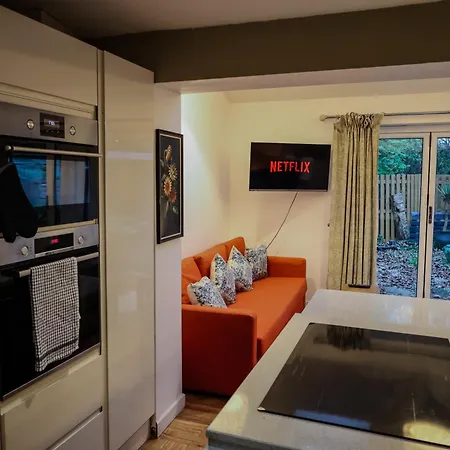 Bailey's Lounge By Altoluxoexperience Short Lets & Serviced With Free Parking & Wifi 3*