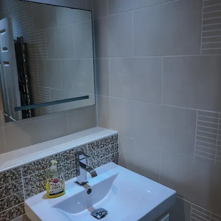 Bailey's Lounge By Altoluxoexperience Short Lets & Serviced With Free Parking & Wifi